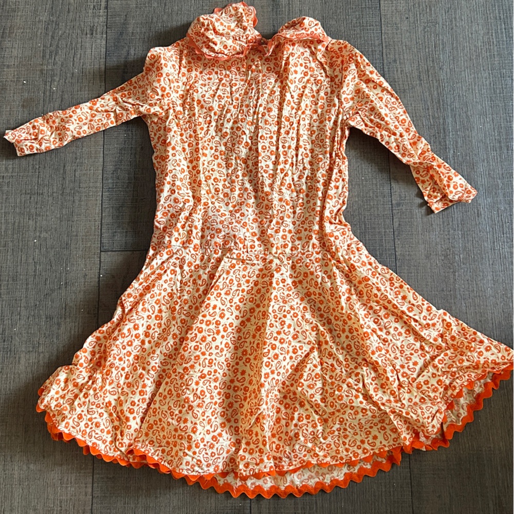 Vintage 60s 70s Floral Long Sleeve Dress in Orange and White